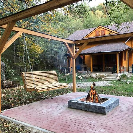 Chalet By The River Ferencfalva Kültér fotó