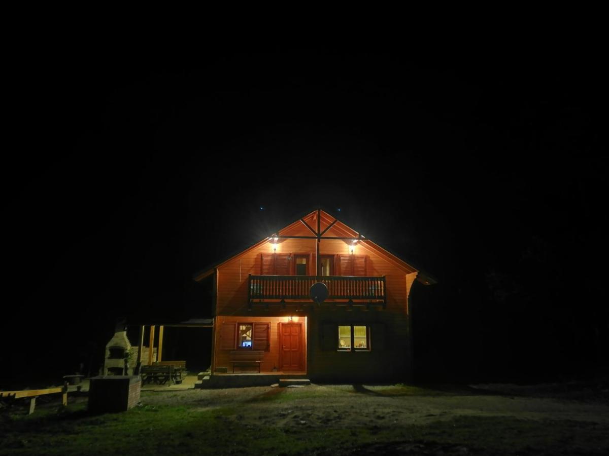Chalet By The River Ferencfalva Kültér fotó