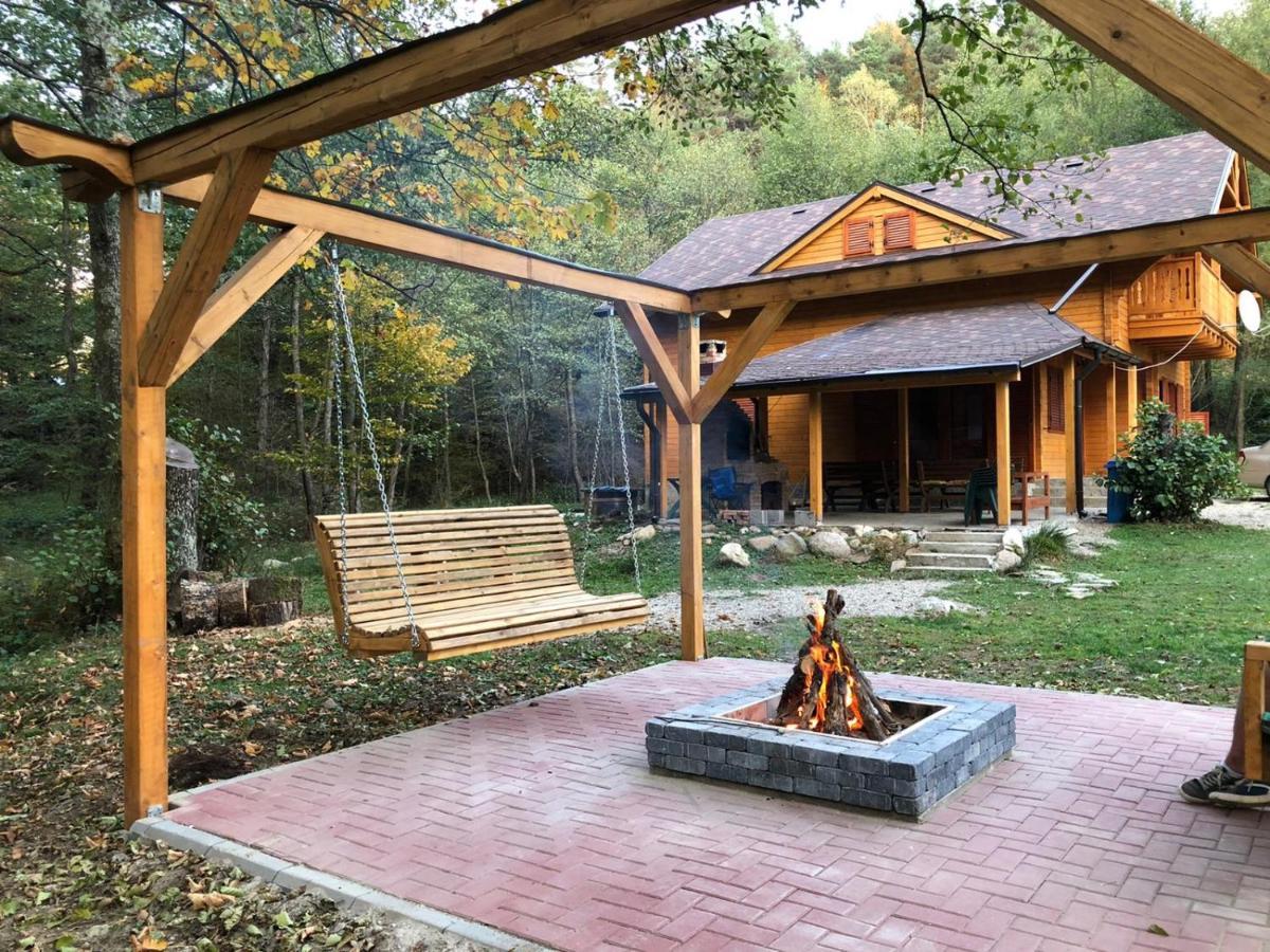 Chalet By The River Ferencfalva Kültér fotó